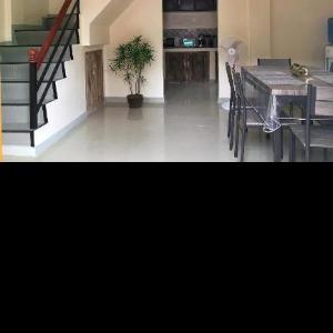Cheerful and Homey  2 bedroom transient house
