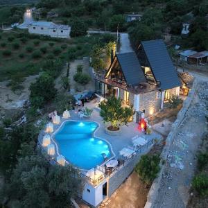 Sunrise House - Swimming Pool