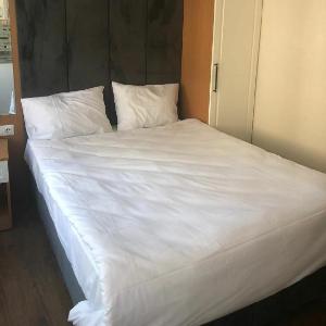 Adorable bedroom with breakfast near to Aya sofia