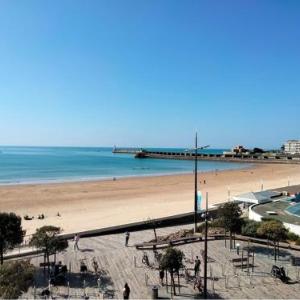 LES SABLES D'OLONNE -FACE MER - STUDIO 2 personnes - FR-1-331-218