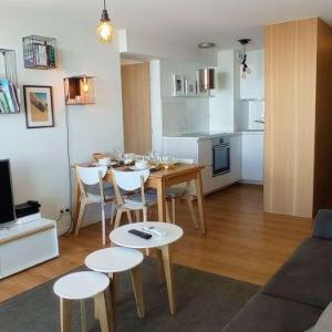 Appartement rénové 47m² - 6 pers proche pistes et commodités quartier animé parking inclus - FR-1-545-32