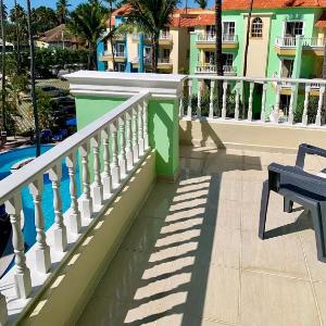 Palm Suites E-6-two-level apartment with a view of the pool