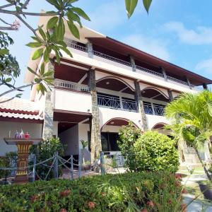 Lotus Friendly Hotel