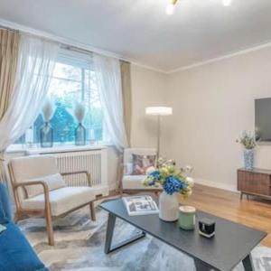 Top location - spacious 2bed in front of Hyde Park
