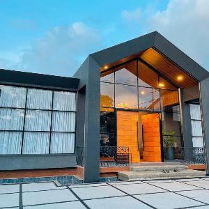 De Black Challet Villa Puncak