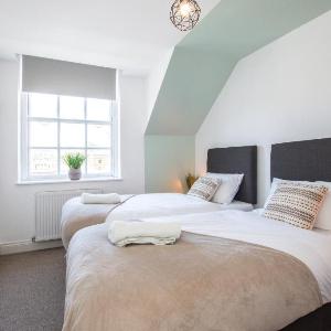 2 Bedroom Central Apartment in Bournemouth 5 minutes walk to the beach sleeps up to 6
