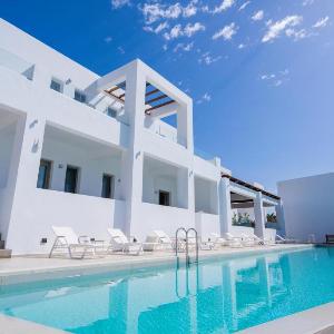 Kouros Blanc Resort & Suites