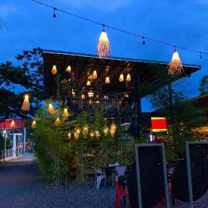 100% Cafe Moto Hostel