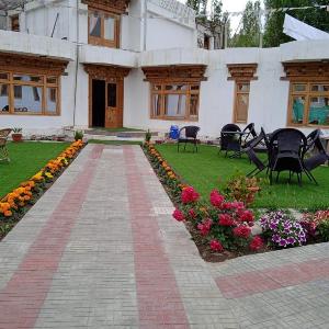 Kurja Garden Leh – Near Market