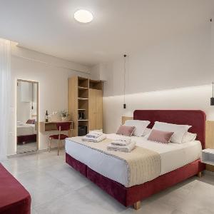 Miss Marrone City Hotel
