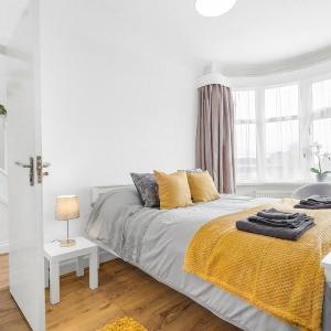 Spacious 4 Bedroom House located near BHX & NEC