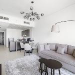 VayK - Bright & Modern 1 BD with Dubai Eye View