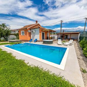 Villa Orange House
