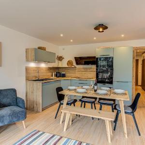 Apartment Cristal des Glaces Mont Blanc View Alpes Agency sleeps 6