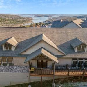 Luxe Lodge Gaming Paradise W Breathtaking Lake Views Indoor Pool Close to SDC