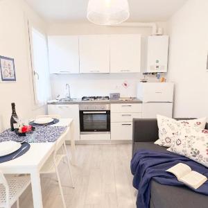 Maison De La Brodeuse by Ca-Sa Check
