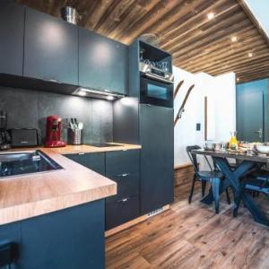 Appartement rénové skis aux pieds balcon 3 pièces à Tignes - FR-1-502-358