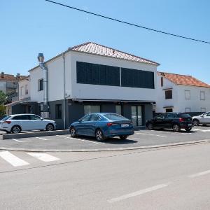 Apartments with parking space Zadar - 23055