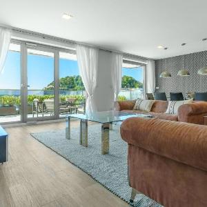 MONTHLY LA CONCHA BREEZE by SWEET HOME SAN SEBASTIAN