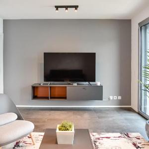 Front Lake Apartment Meli With View Nl-00002798