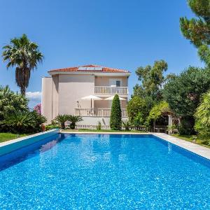 Family-friendly apartments with swimming pool Splitska Brac - 23224