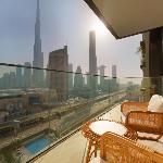 Maison Privee - Luxury Apt with Burj Khalifa Vw & Direct Mall Access 