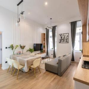 Wesselényi-W31-Modern 3 Bedroom Suite