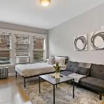 Stylish Studio Apartment in Portage Park - Pensacola 2N Chicago
