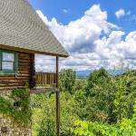 Alone At Last- Hot Tub Cozy Cabin Retreat in the Smokies Tennessee