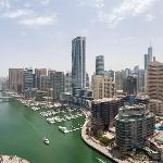 Exquisite 1BR Apt with Stunning Marina Views! Dubai 