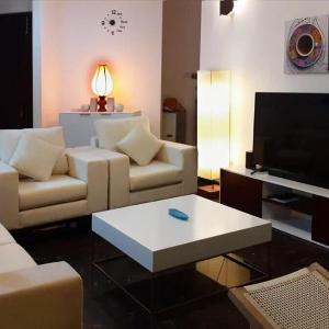 Grate Location - 2BR Apartment Pool+Gym+Luxuries