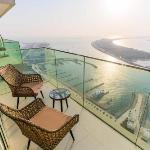 LUXFolio Retreats - Gorgeous Full Sea & Palm View Dubai