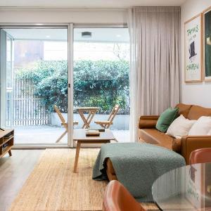 Richmond Retreat with Courtyard Parking