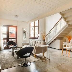 Minimalist style luxury loft with daily maid service