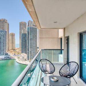 Fresh two bedroom Marina apartment