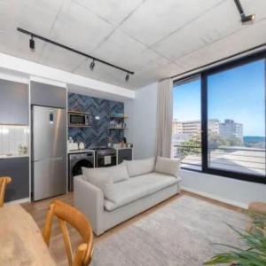Central and Modern 1 Bedroom Apartment in Sea Point