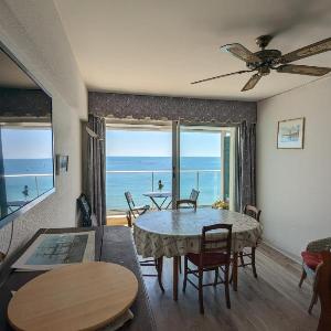 Cozy apartment with sea view
