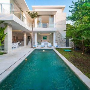 Superb 3 Bed Villa Walk to Beach Fast Wi-Fi