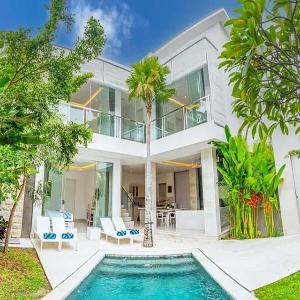 Fantastic 3 Bed Villa Walk to Beach Sunny Pool