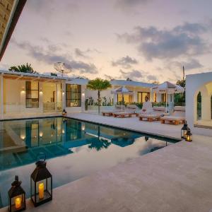 New Mediterranean 5 Bed Chef Daily B'Fast
