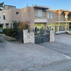 Kodra Apartments
