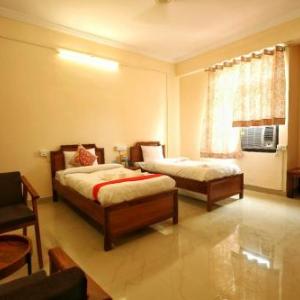 HOTEL DWARKA KUNJ