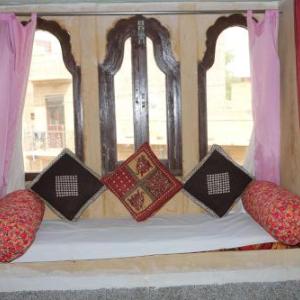 Ratan Hostel