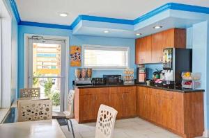 Howard Johnson by Wyndham Galveston, Galveston