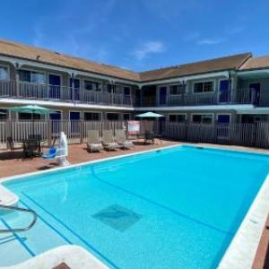 Santa Cruz Hotels Deals at the 1 Hotel in Santa Cruz CA