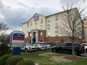 Howard Johnson by Wyndham Airport, Louisville