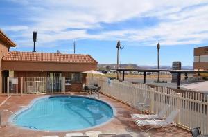 Howard Johnson by Wyndham St. George Hotel & Suites, Saint George