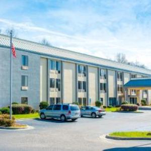 Crown Coliseum Hotels - La Quinta Inn & Suites by Wyndham Fayetteville I-95