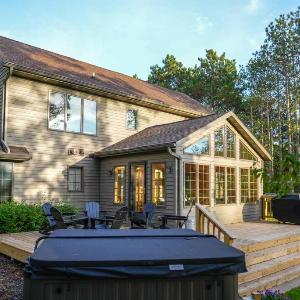 Lakes and Links Luxury Retreat