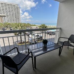 Stylish ocean view studio with full access to resort amenities! condo